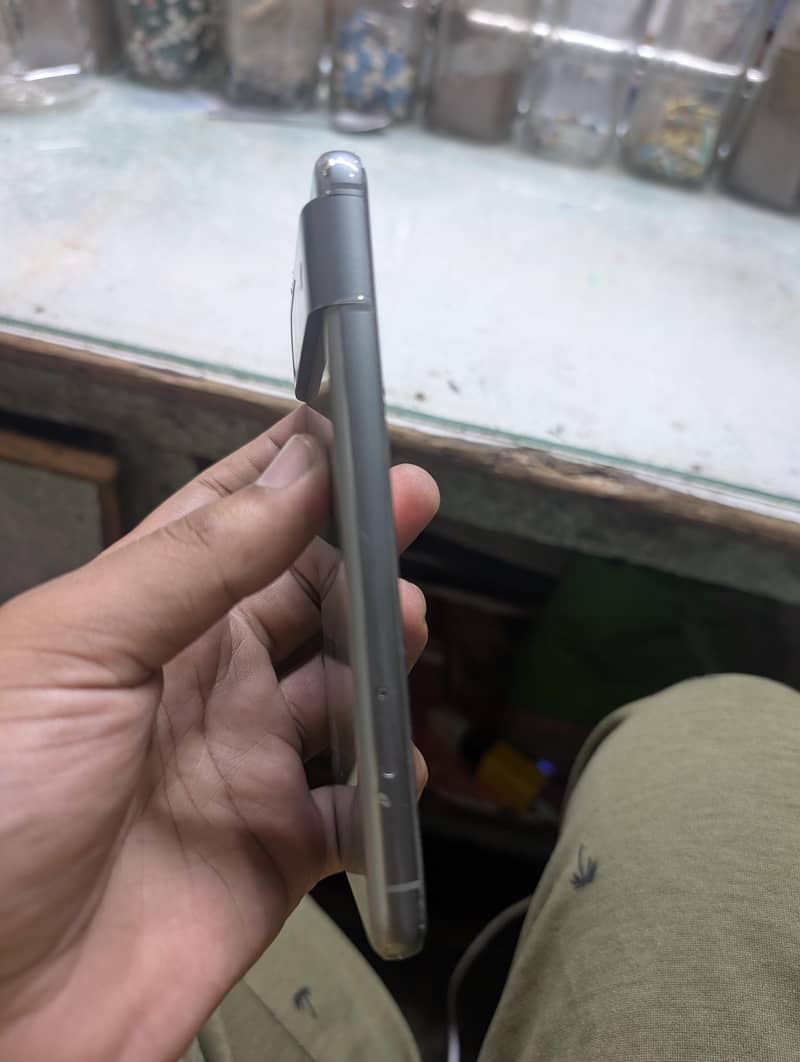 Google pixel 8 1
