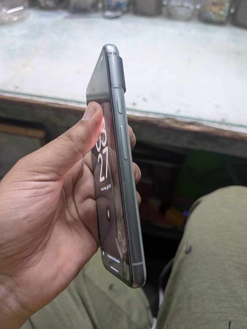 Google pixel 8 3