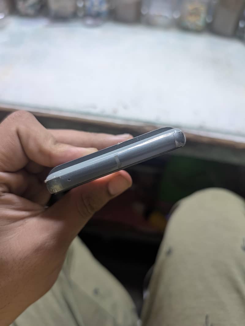 Google pixel 8 4
