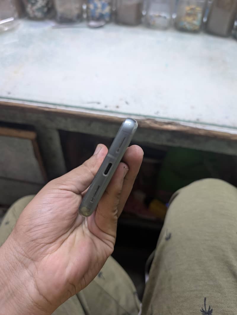 Google pixel 8 5