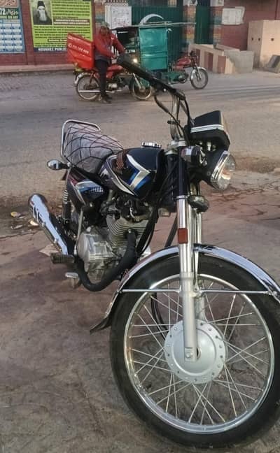 Honda 125 for sale in urgent base
