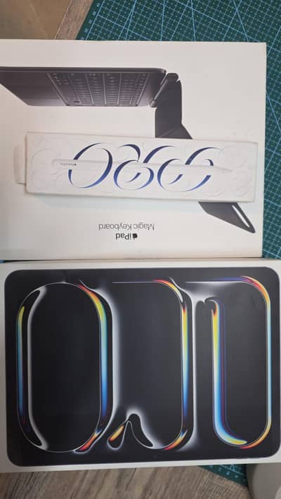 Apple iPad Pro M4 complete box