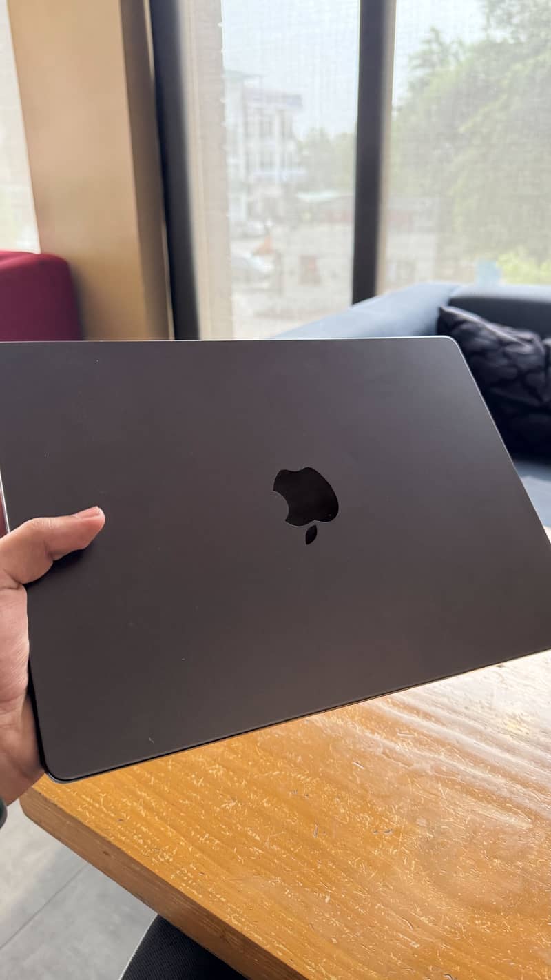 Macbook M4 pro 9