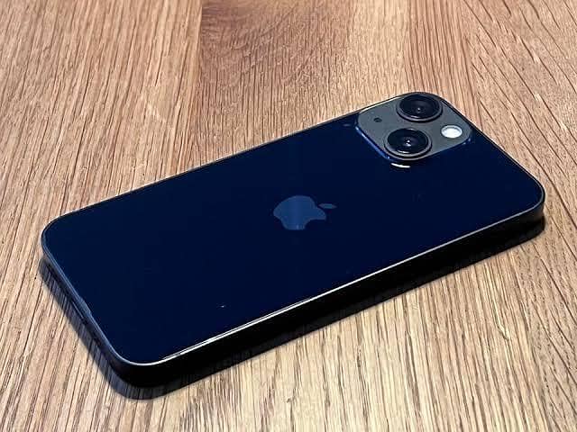 Apple iPhone 13 0