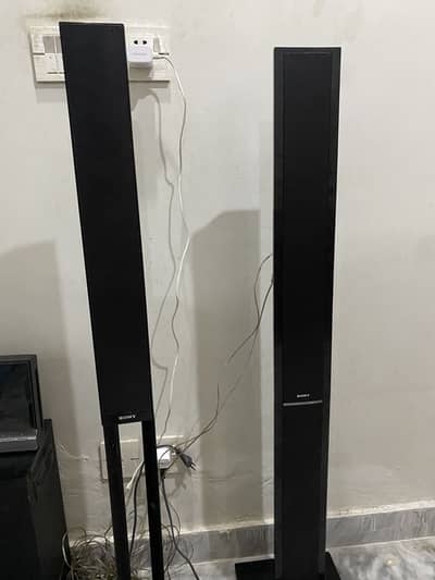 Sony DAV-DZ350 5.1 Home Theater Wireless Surround Speakers`