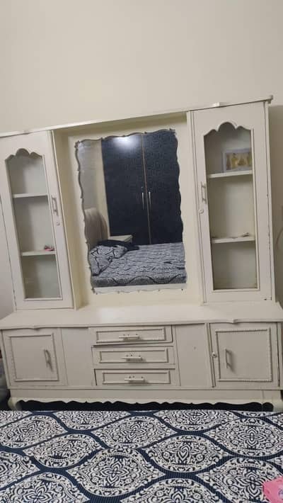 Sofa Set & Dressing table