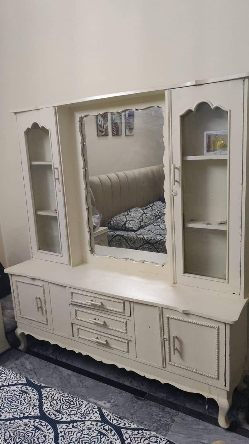 Sofa Set & Dressing table 5