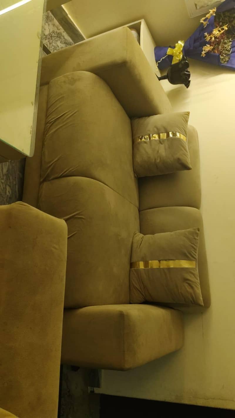 Sofa Set & Dressing table 7