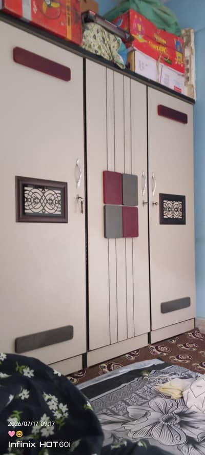 3 door wardrobe
