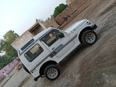Suzuki jeep