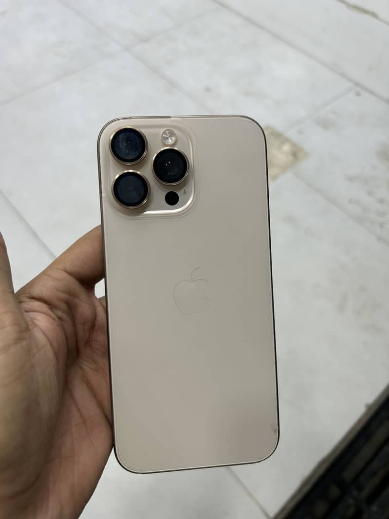 Apple iPhone 16 Pro Max 0
