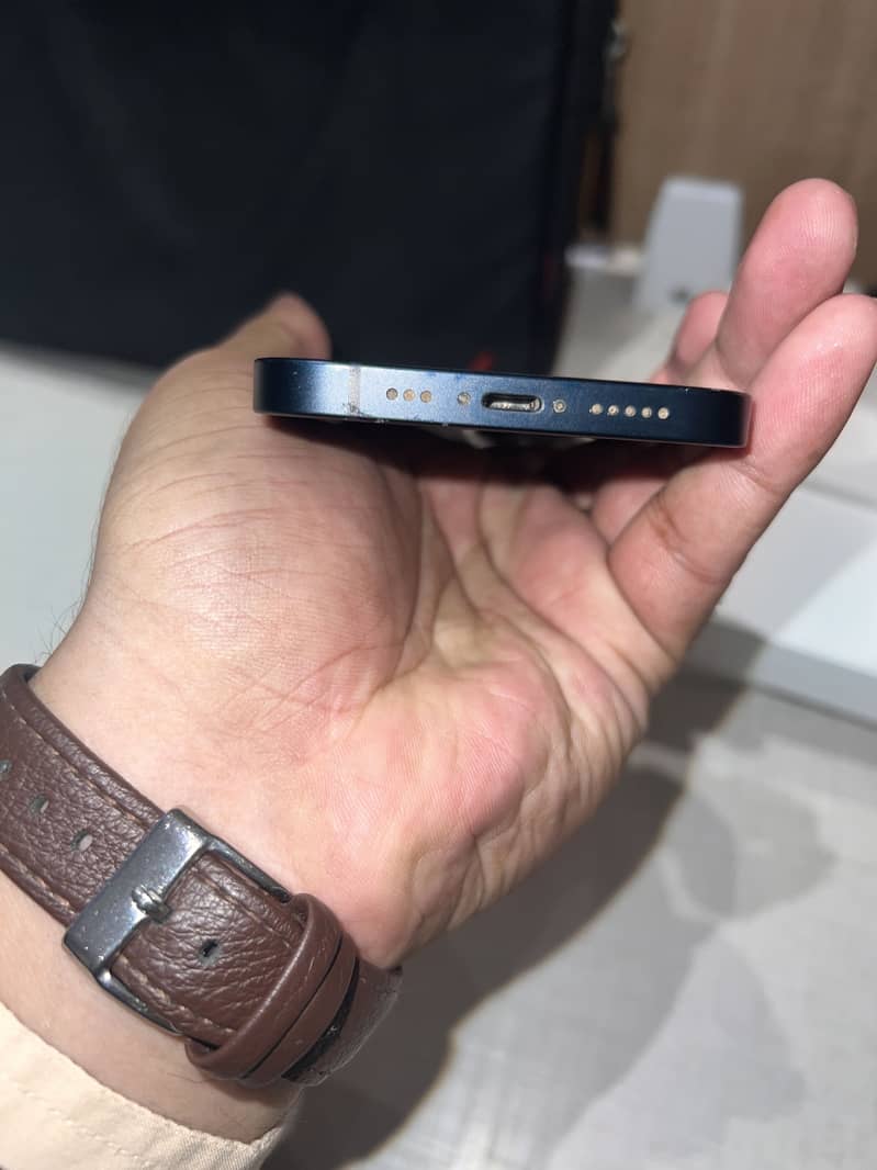 Apple iPhone 13 1