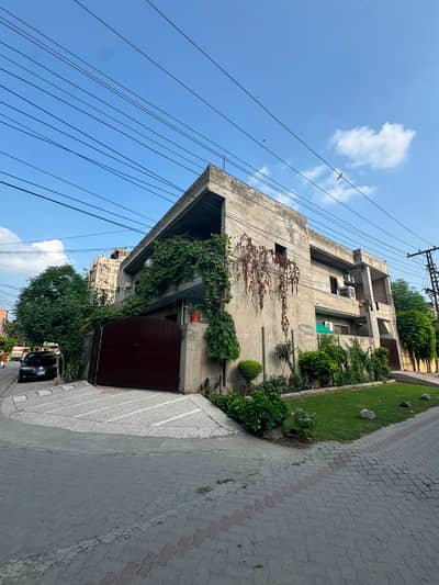 13-Marla corner House for sale (0321-4680642)