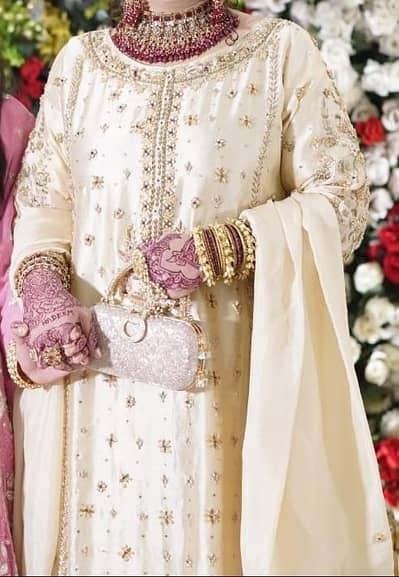 wedding dress for womens along with the jewelery set details below