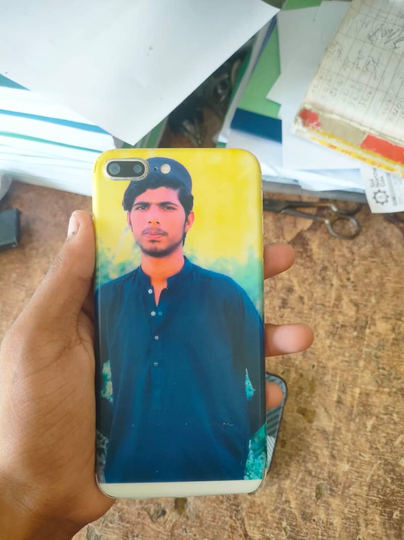 Apple iPhone 8 Plus 1