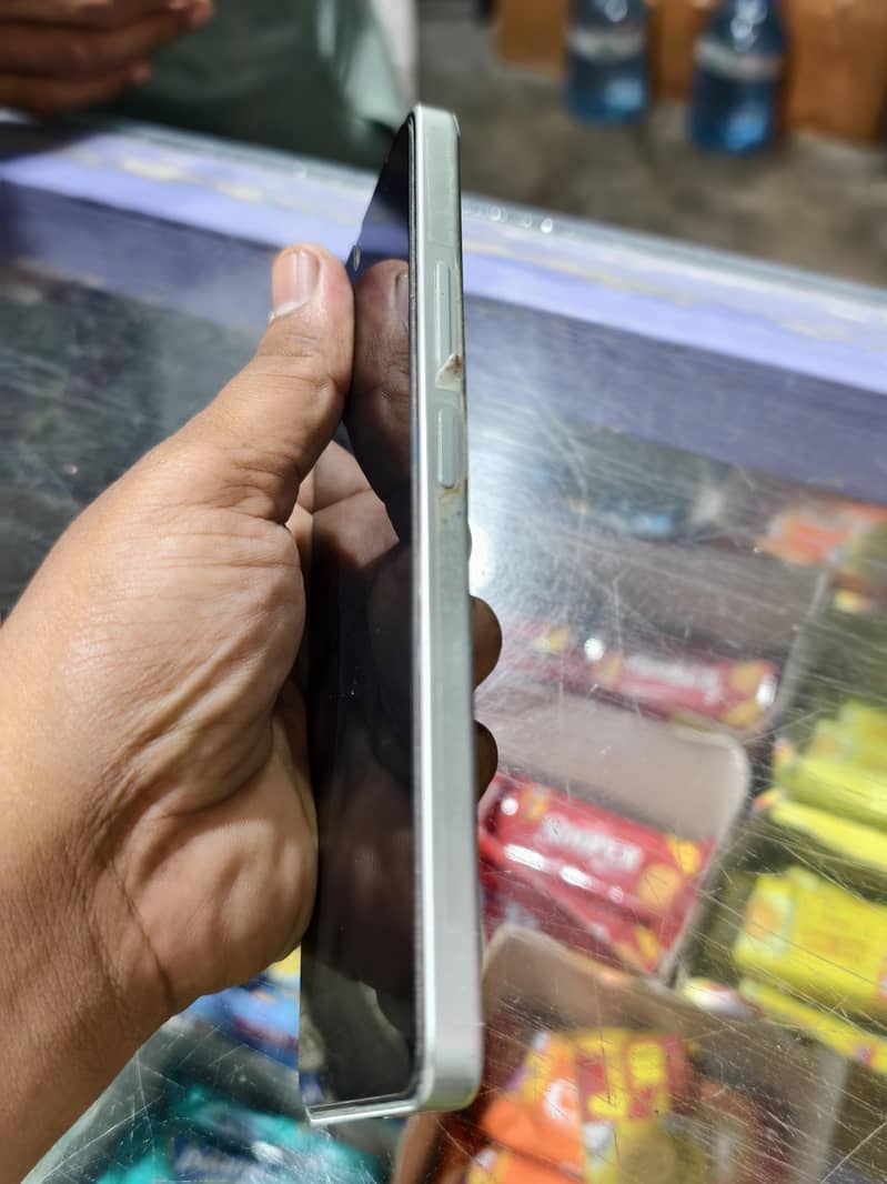 OPPO A5 Pro 4