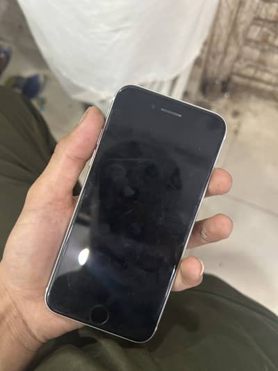 Apple iPhone SE