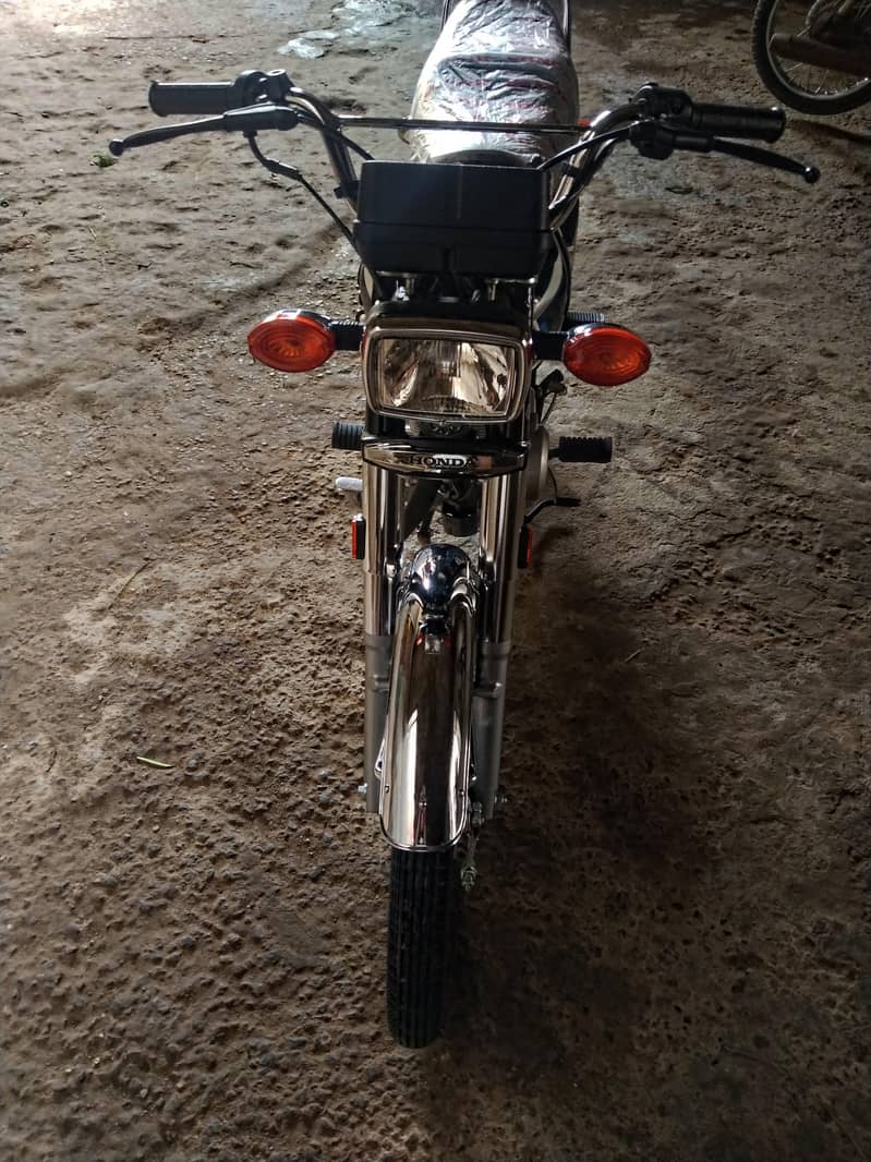 CG 125 10