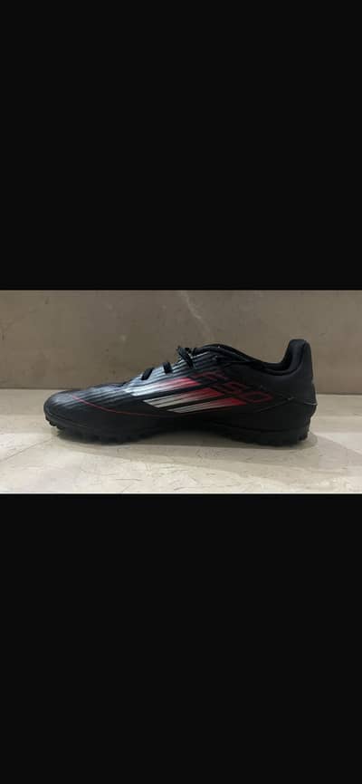 Addidas black and red F50 ( league turd)