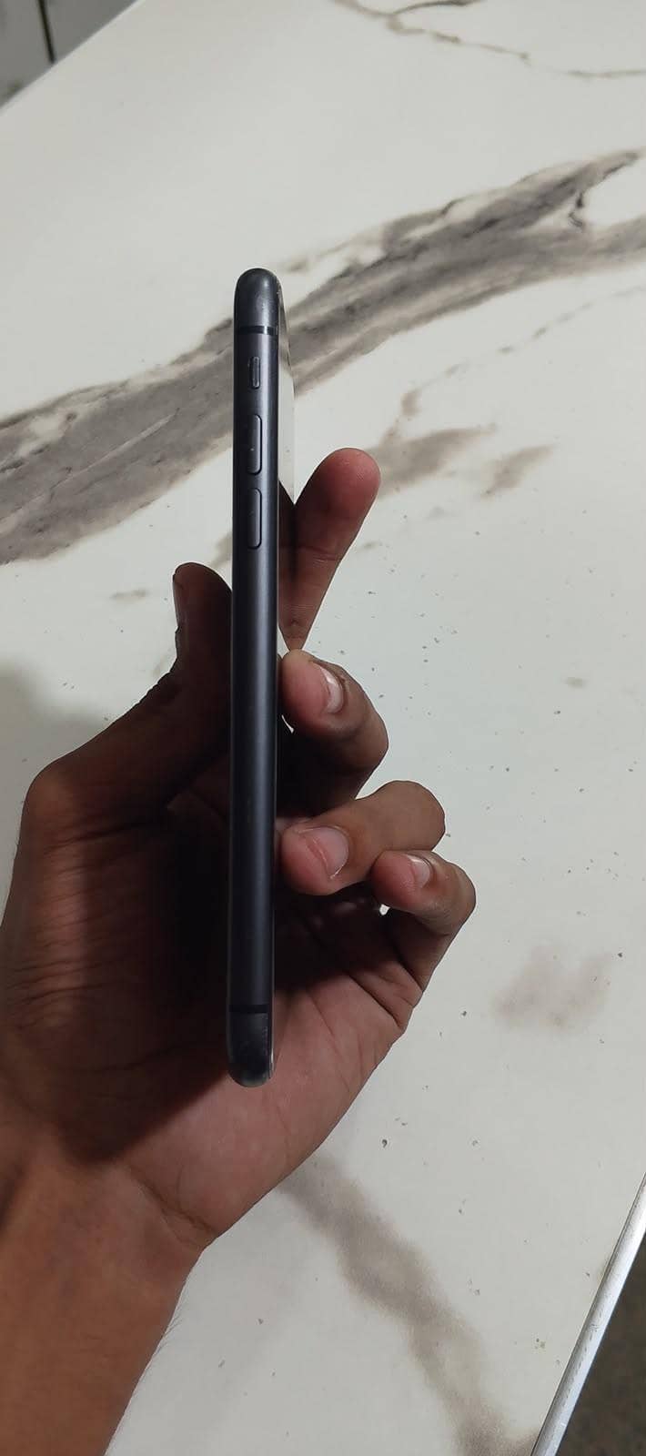 Apple iPhone 11 3