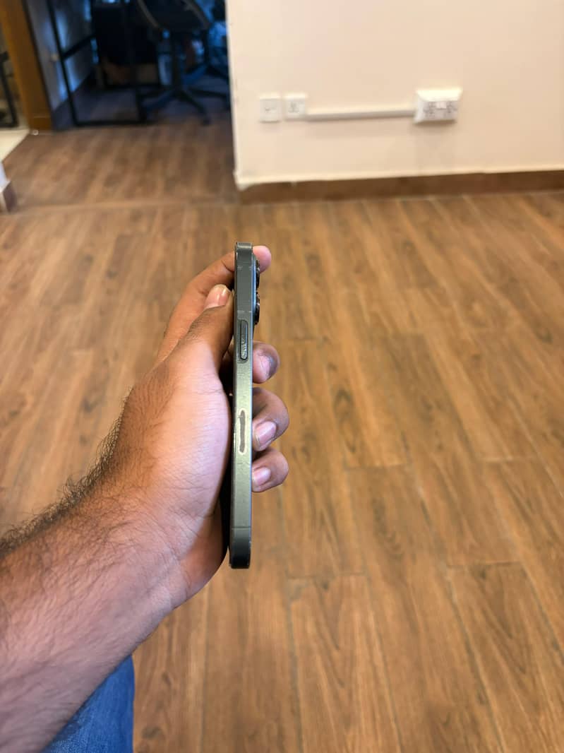 Apple iPhone 13 Pro 2