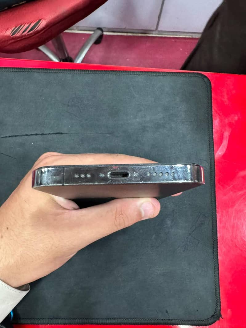 IPHONE 12 PRO 7
