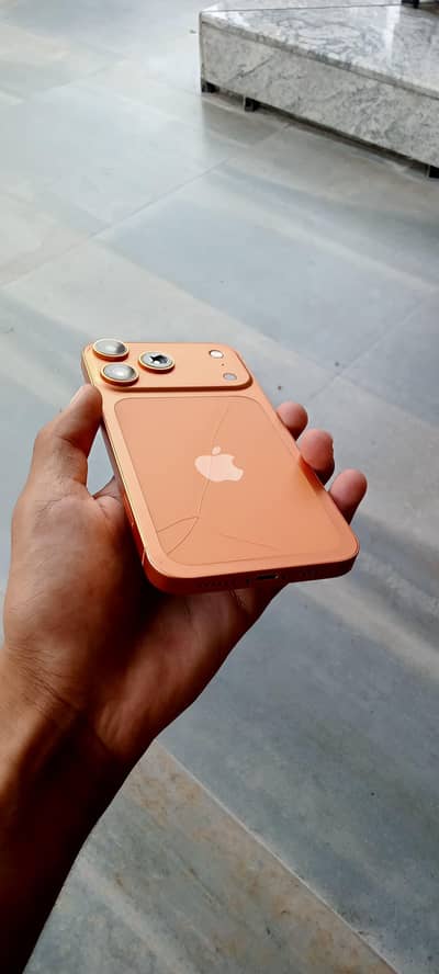 Apple iPhone XR convert 17 pro