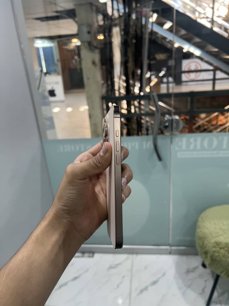 iPhone 16 pro max jv 3