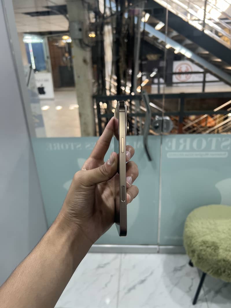iPhone 16 pro max jv 4