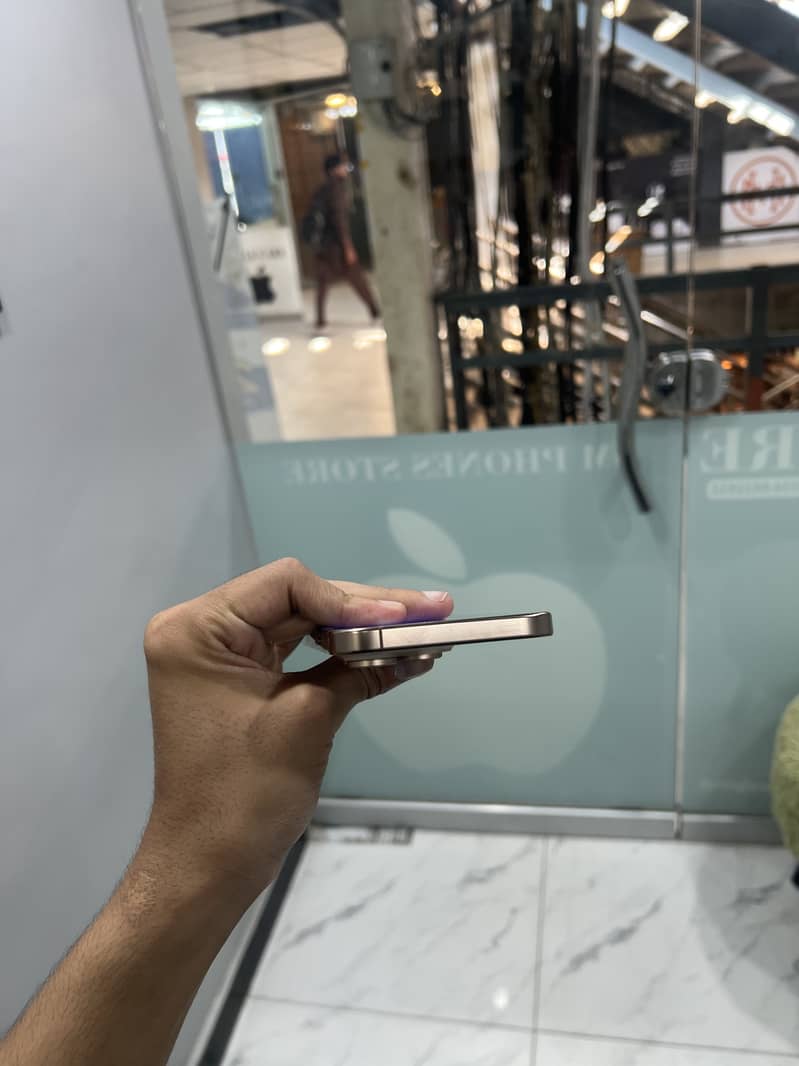 iPhone 16 pro max jv 5