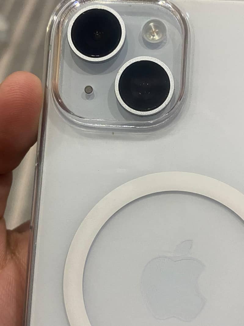 Apple iPhone 15 2