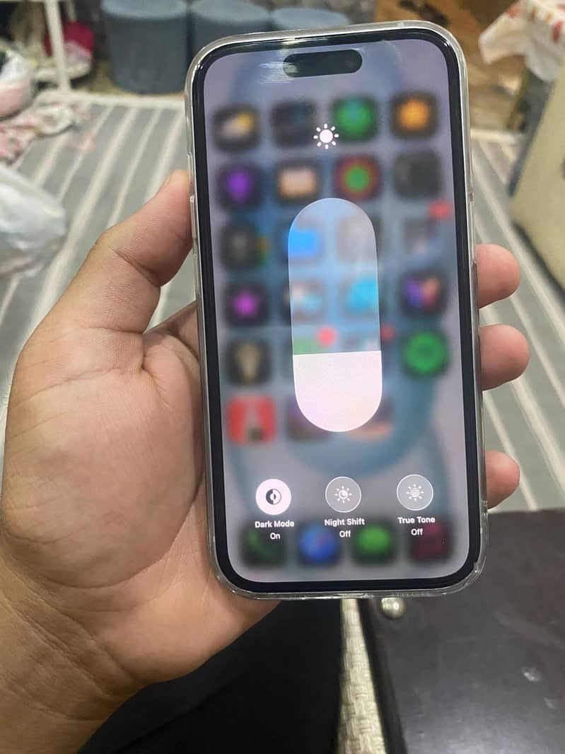 Apple iPhone 15 4