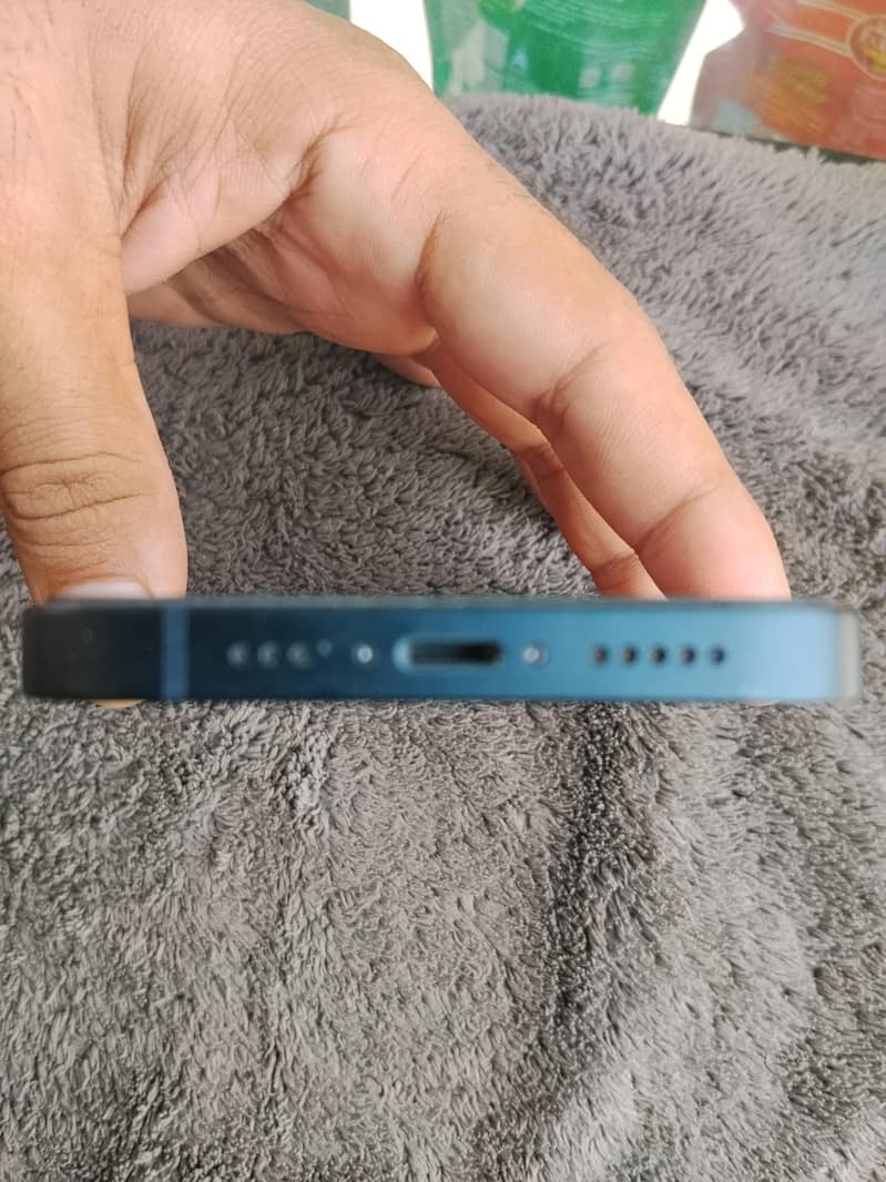 Apple iPhone 14 4