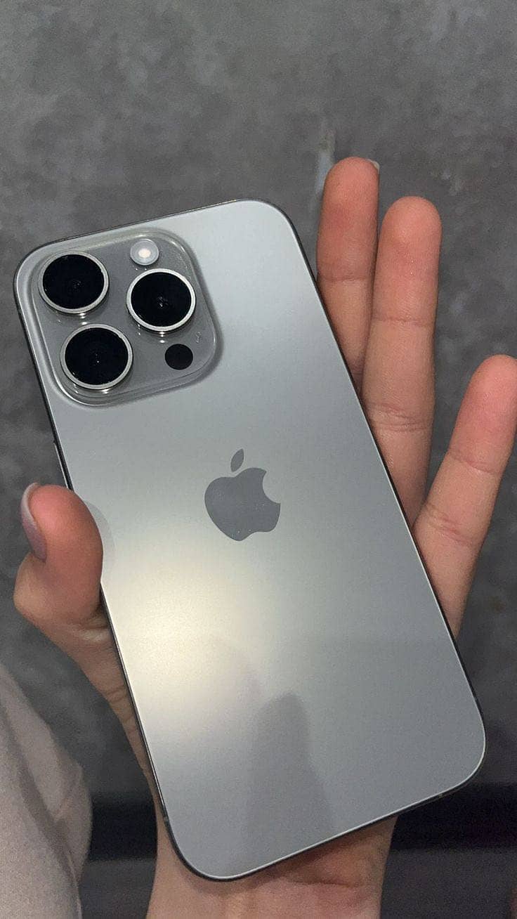 Apple iPhone 15 Pro 0