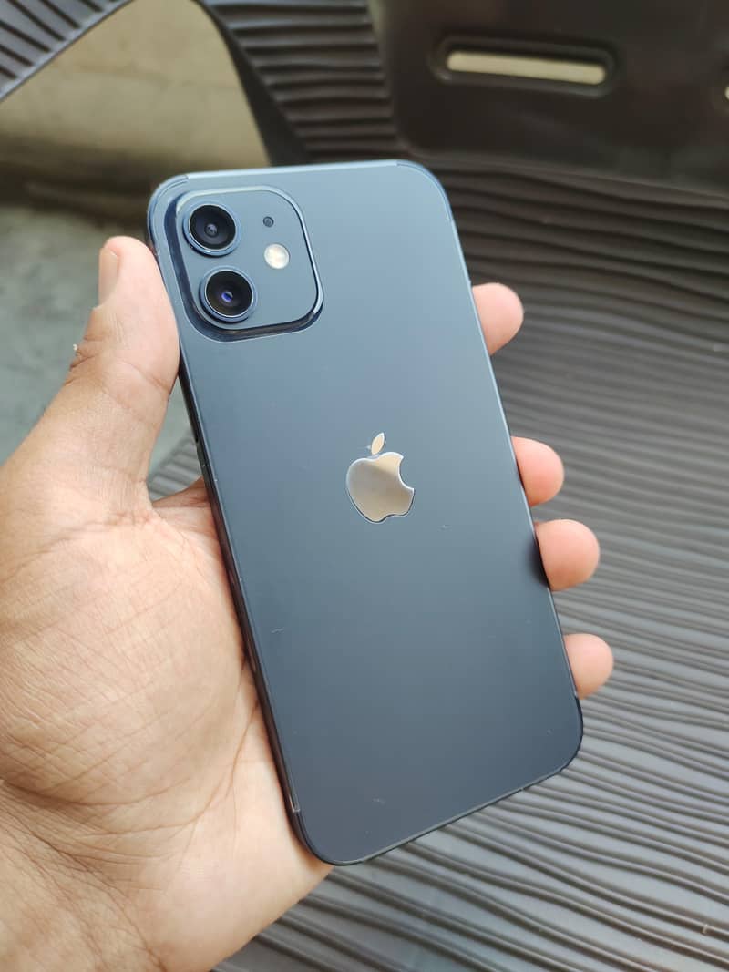 Apple iPhone 12 3