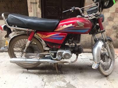 BHI bike full janwan hn or ya hi sab koc hn bas