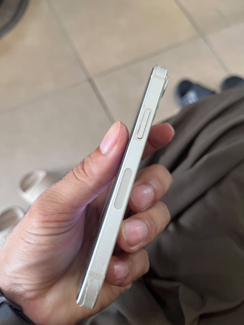 Apple iPhone 13 mini 3