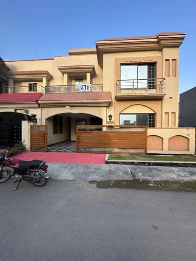 7 Marla Beautiful Location House For Sale