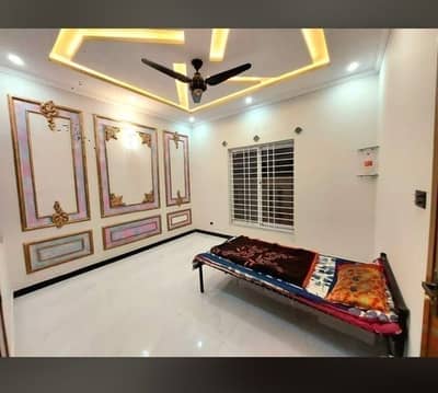 272sq yd Ready to Move Villa in Precinct-1 0.5km from main entrance. A-One Construction Standard 5Bed Drawing Dining Lounge