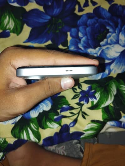 Infinix Smart 10 all ok original phone ha only charger sath ha
