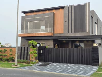 ONE KANAL BEAUTIFULL HOUSE AVAILABLE FOR RENT IN DHA PHASE 7
