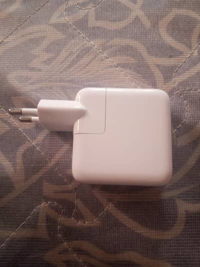I phone 17 pro max Original charger , purchased by Apple store Sweden