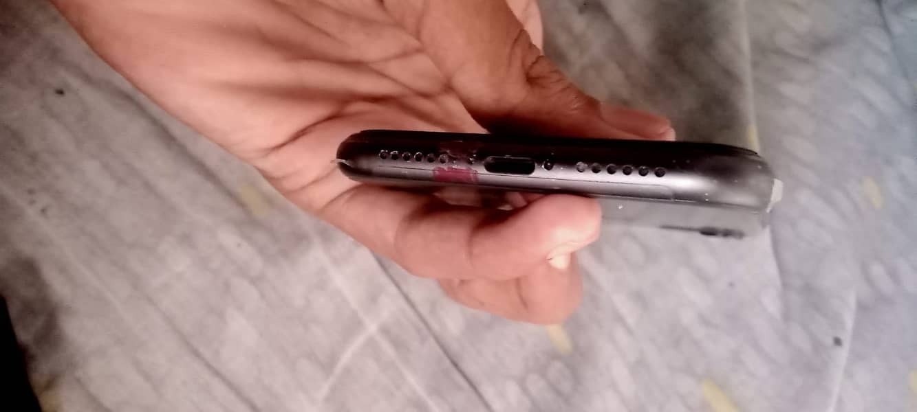Apple iPhone 11 2