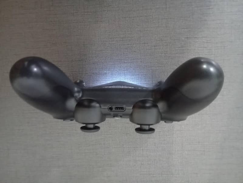 SONY PS4 CONTROLLER  5