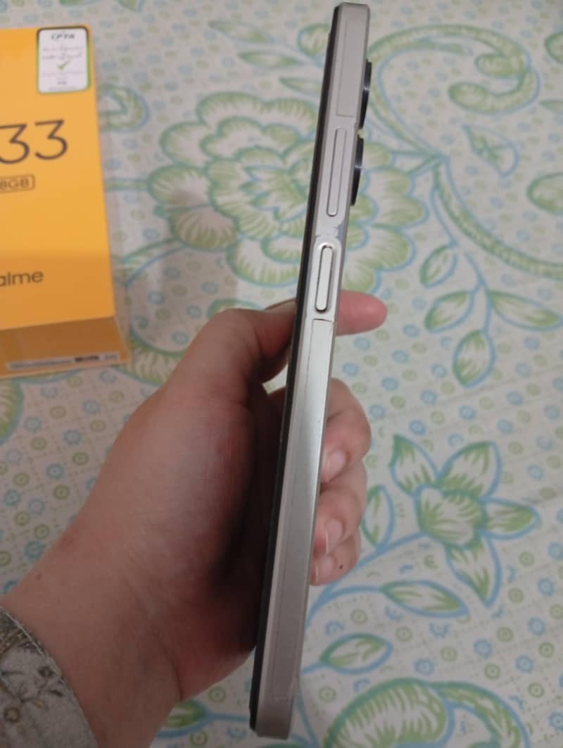 Realme C33 1