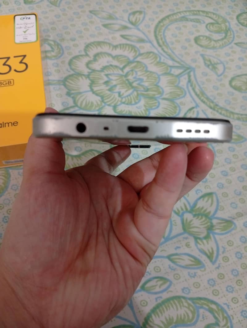 Realme C33 2