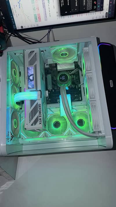 Gaming Pc Ryzen 7 9700x B650M 32gb ddr5 ram Rx 5080 16gb Graphics card