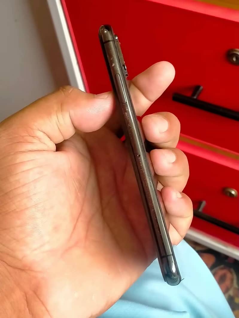 Apple iPhone XS 1