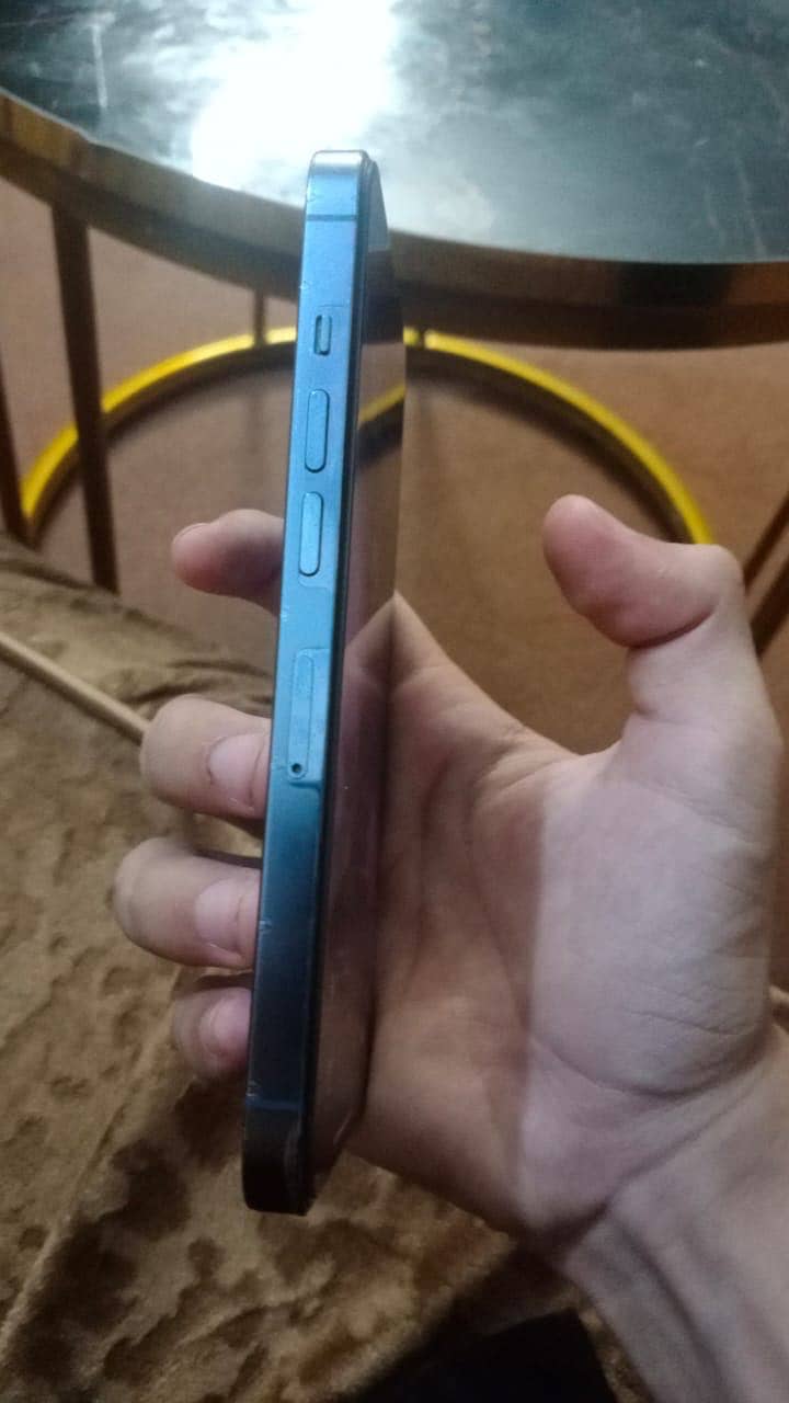 Apple iPhone 13 Pro 2