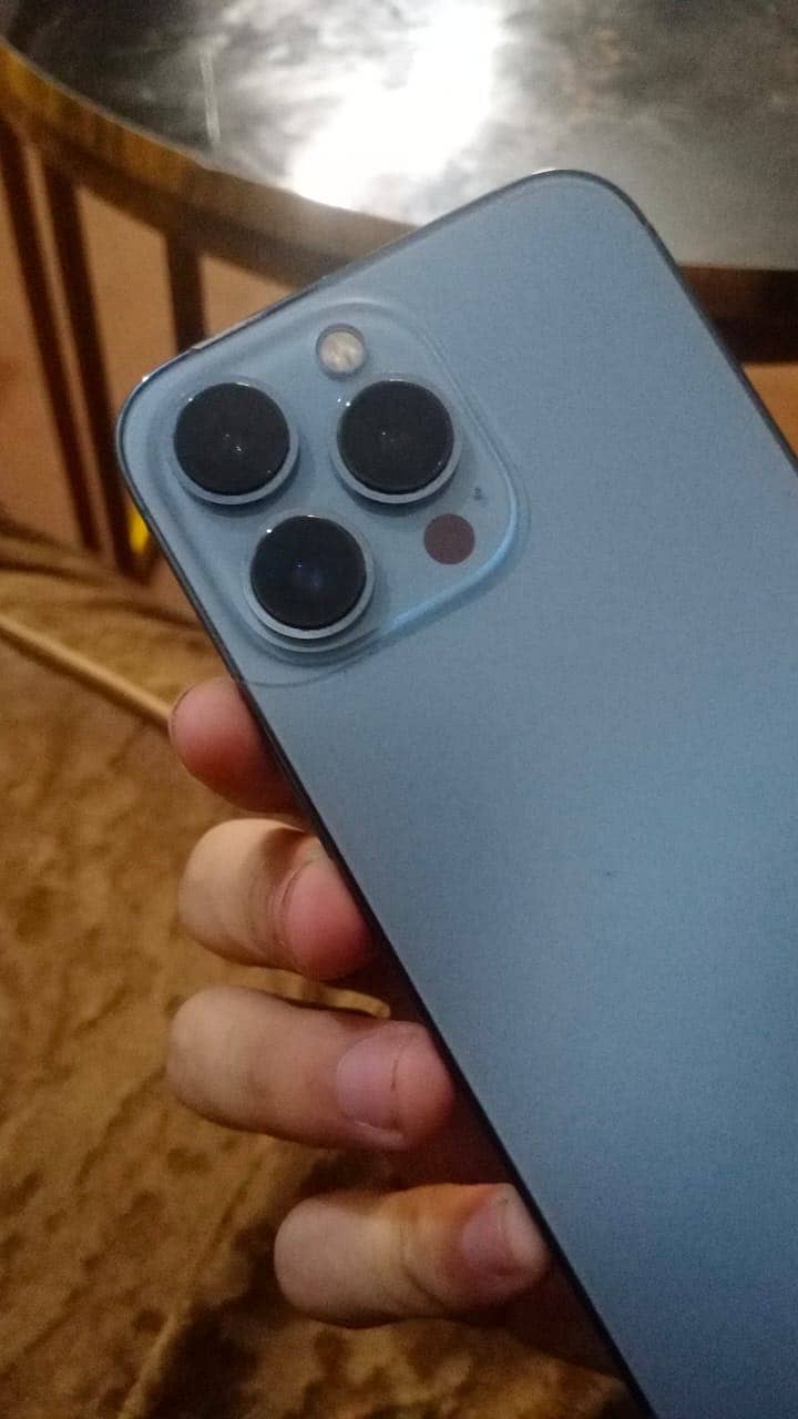 Apple iPhone 13 Pro 3